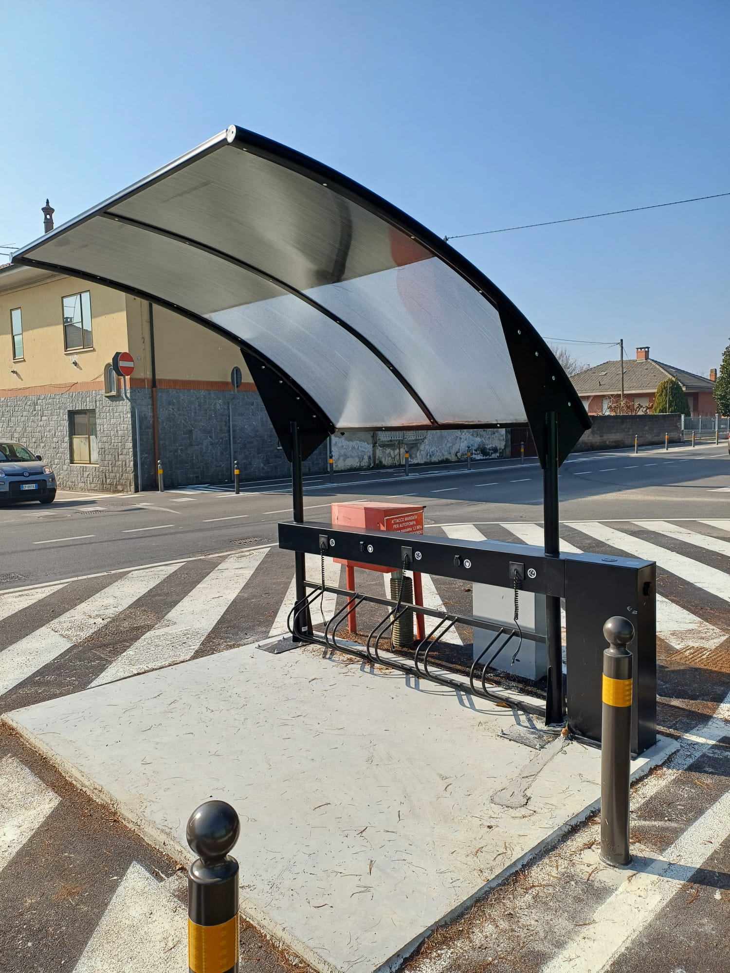 Arco Smart Photovoltaic Bus Shelter