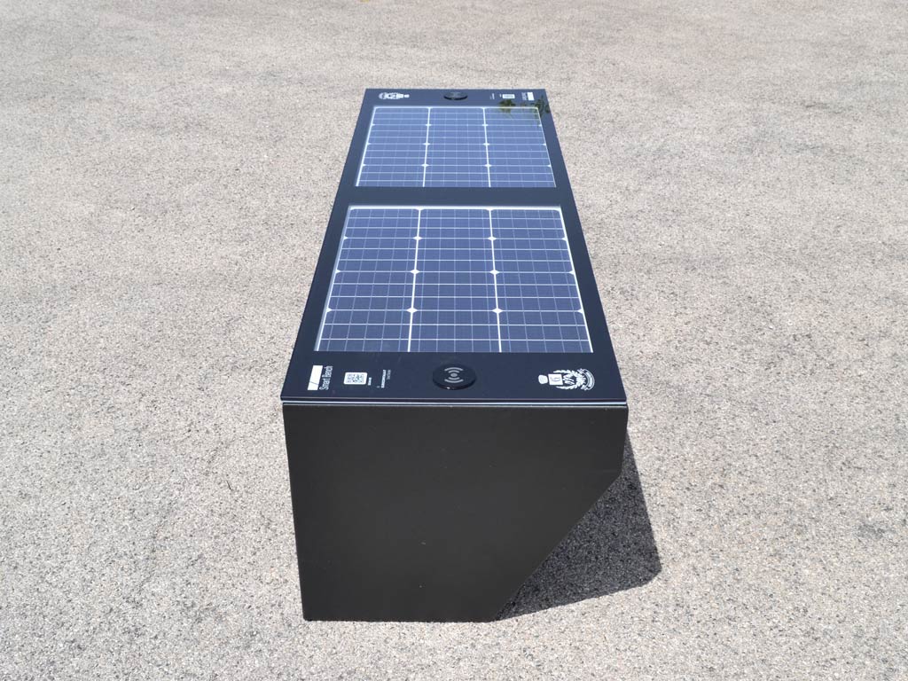 Panchina Viva Smart Bench Senza Schienale Fotovoltaica Foto 2