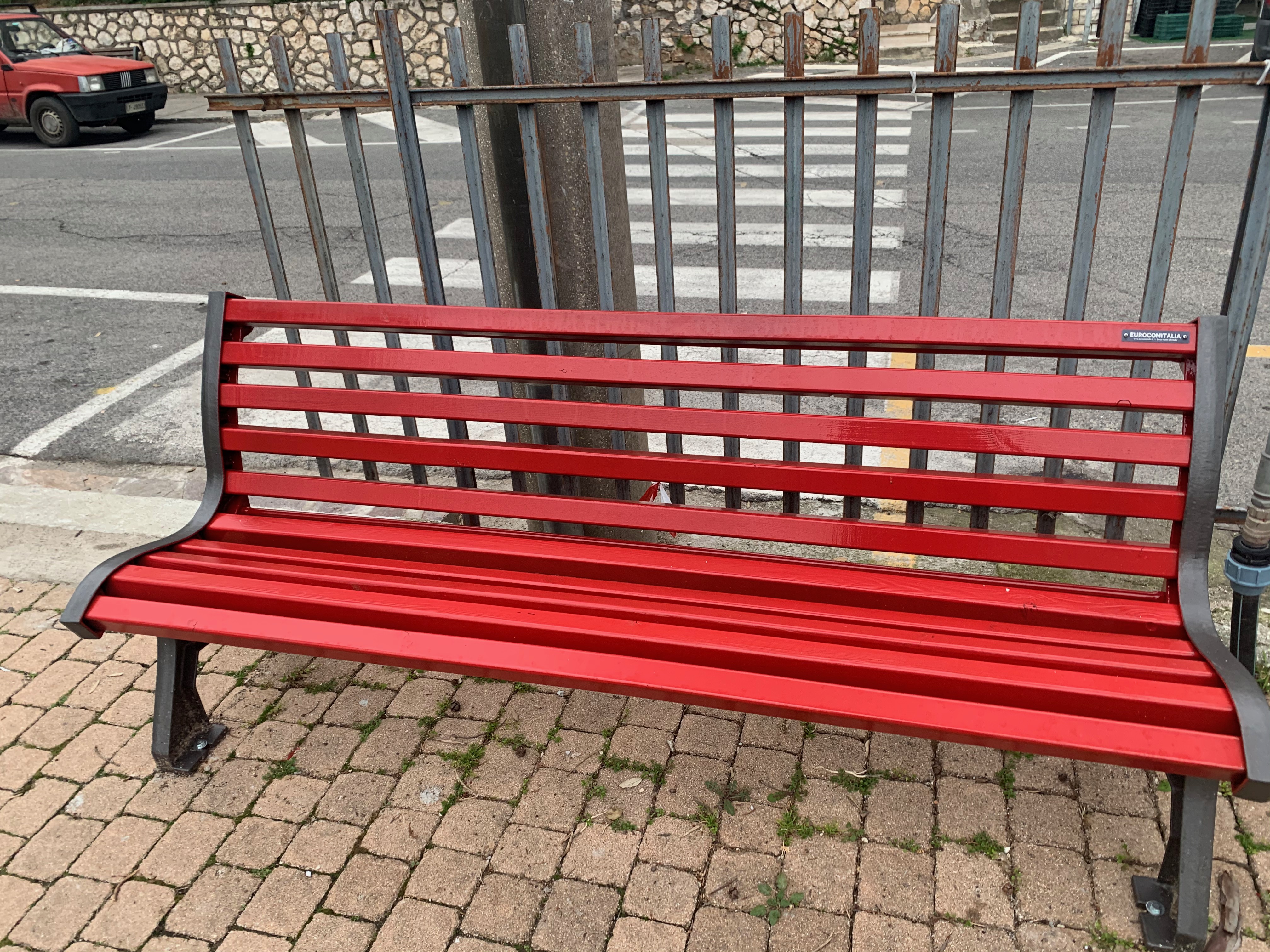 Panchina Italia Rossa Contro Vilenza Sulle Donne