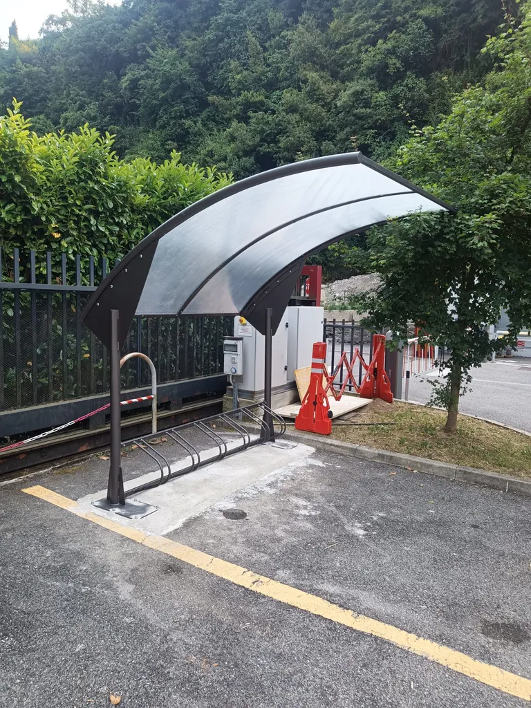 pensilna arco per bici shelter for bike