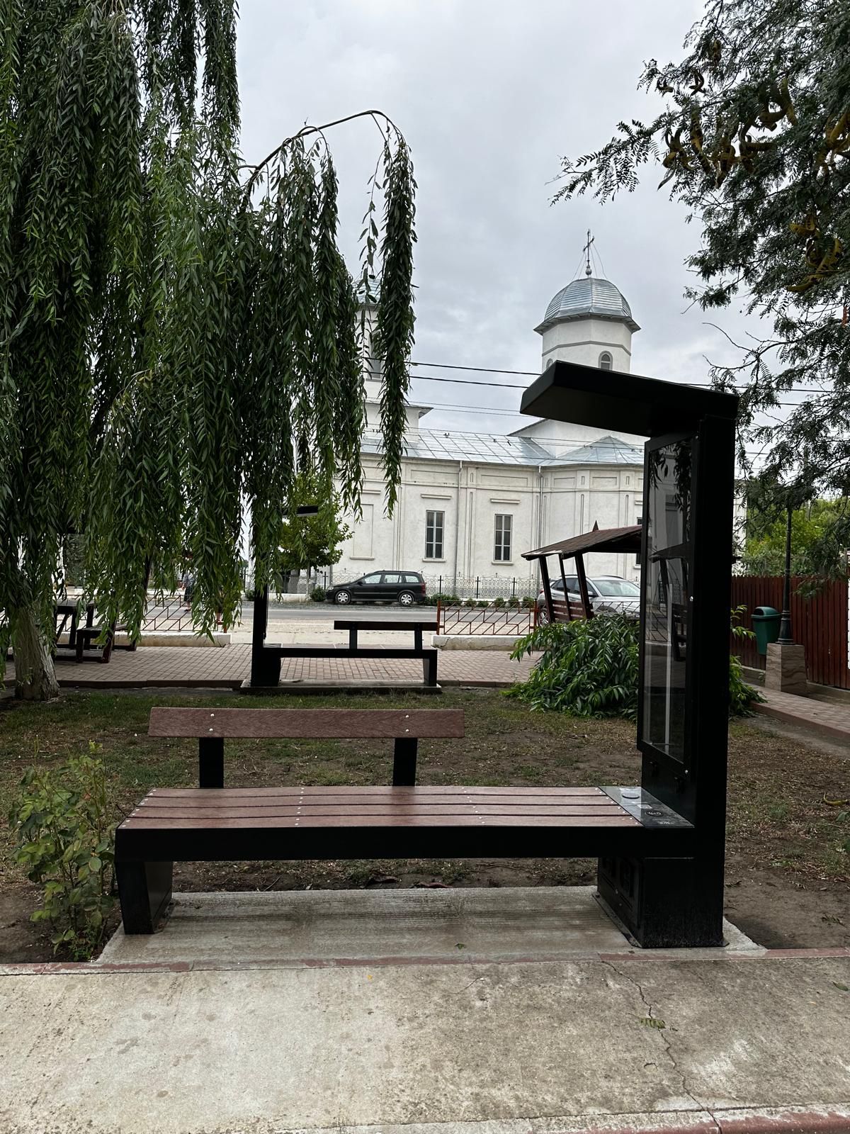 Viva Adv Smart Bench Advertising Usb Wireless Hotspot Playground City Center