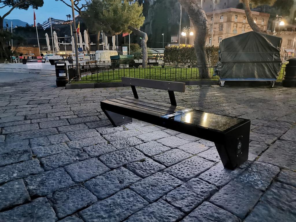 Viva Smart Illuminata Piazza Sorrento2