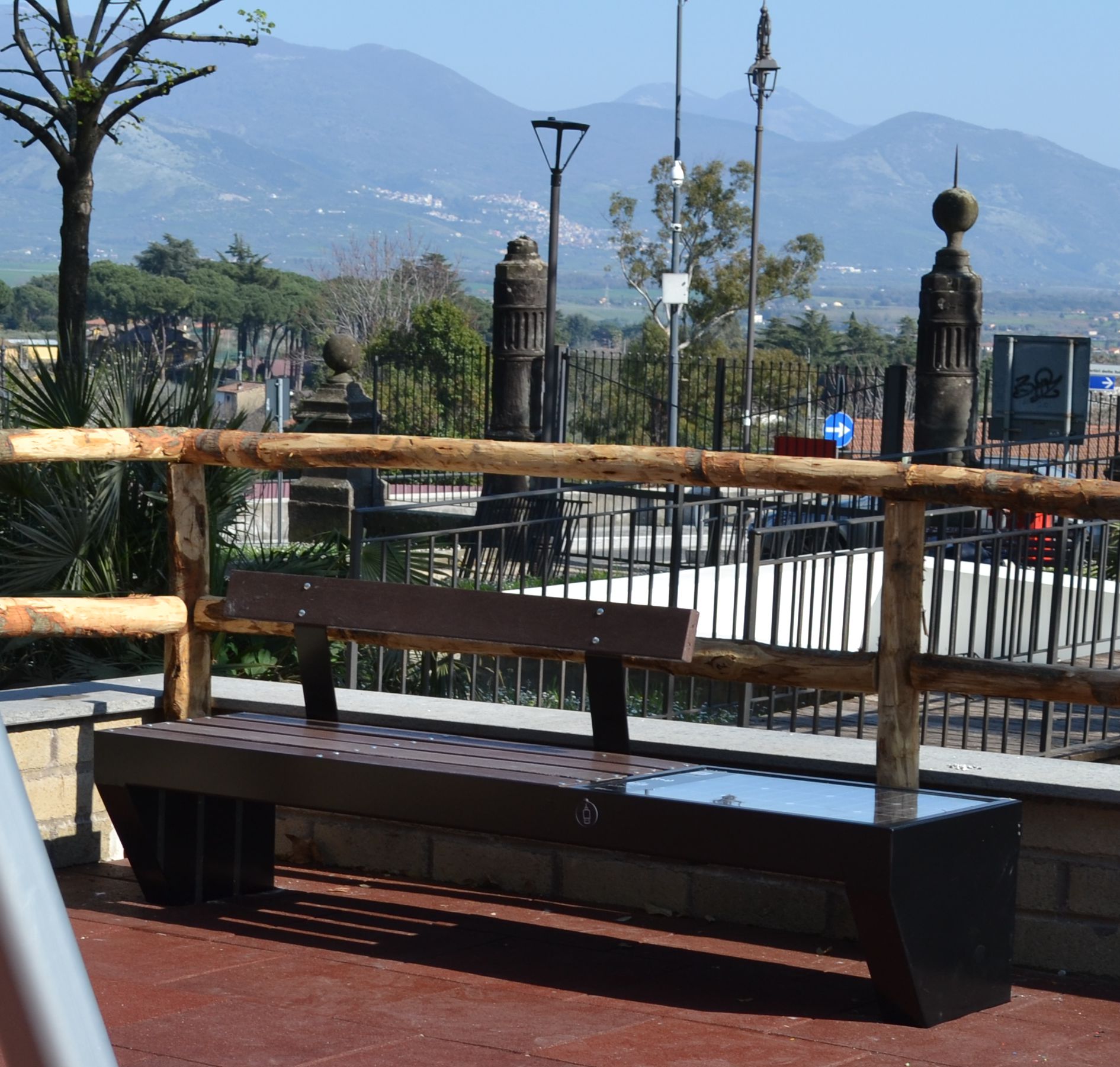 Viva Smart Panchina Intelligente Parco Con Veduta